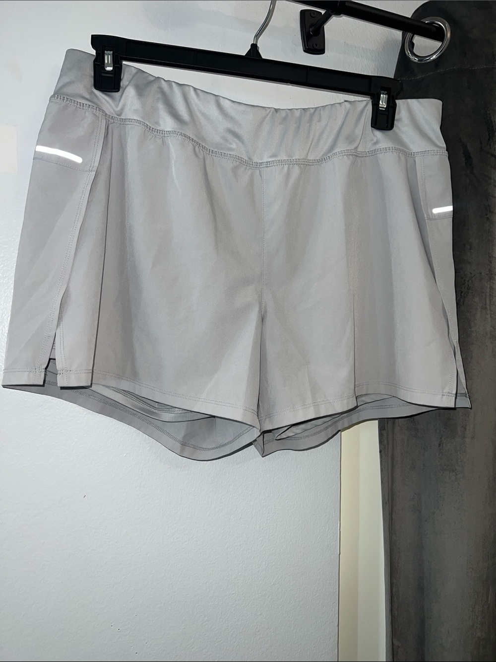 Avia XL Light Gray Women's Athletic Shorts - Classic Performance
